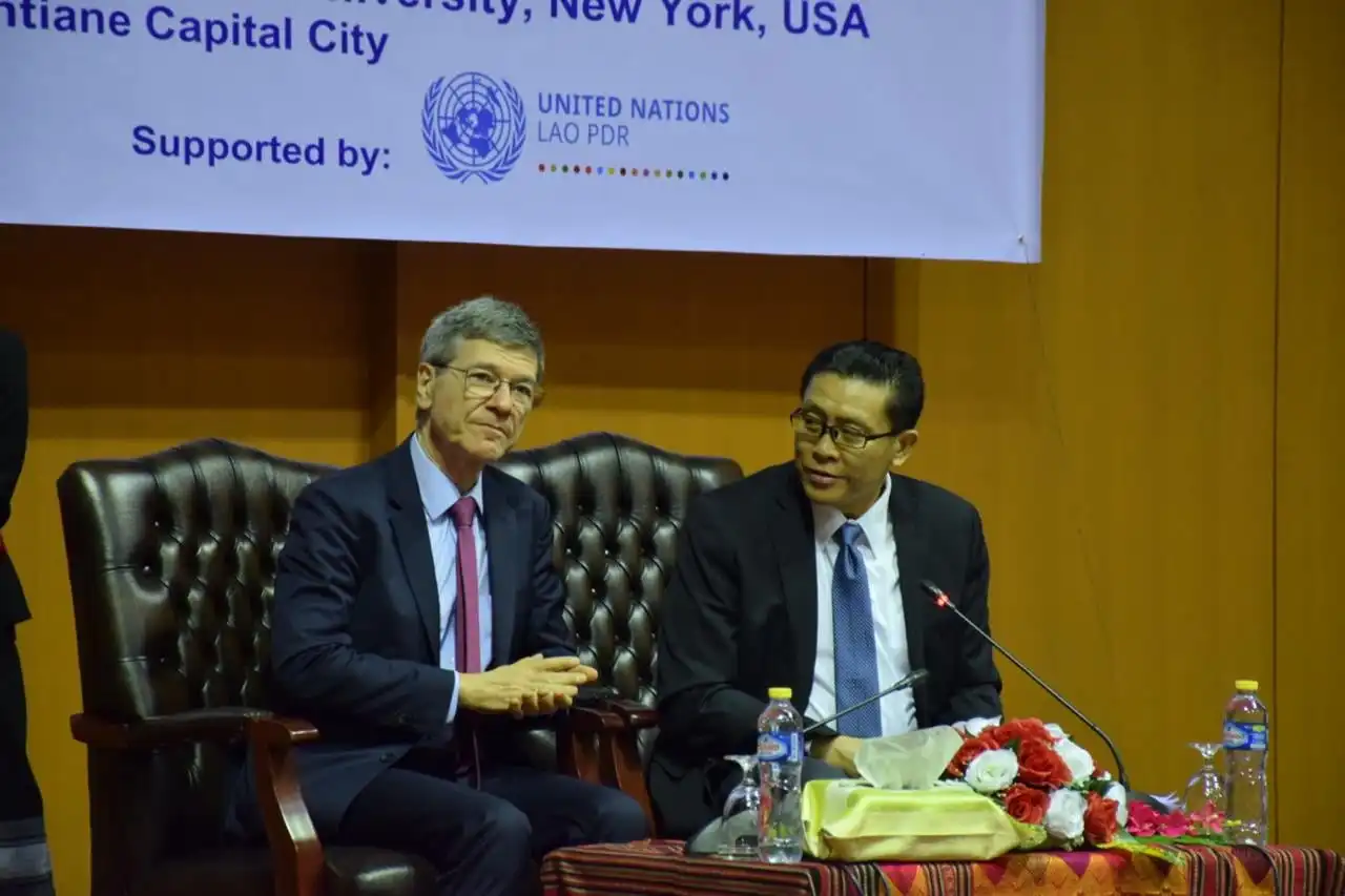 Professor Jeffrey SACHS ໄດ້ເດີນທາງມາຢ້ຽມຢາມ ສປປ ລາວ ຢ່າງເປັນທາງການ.