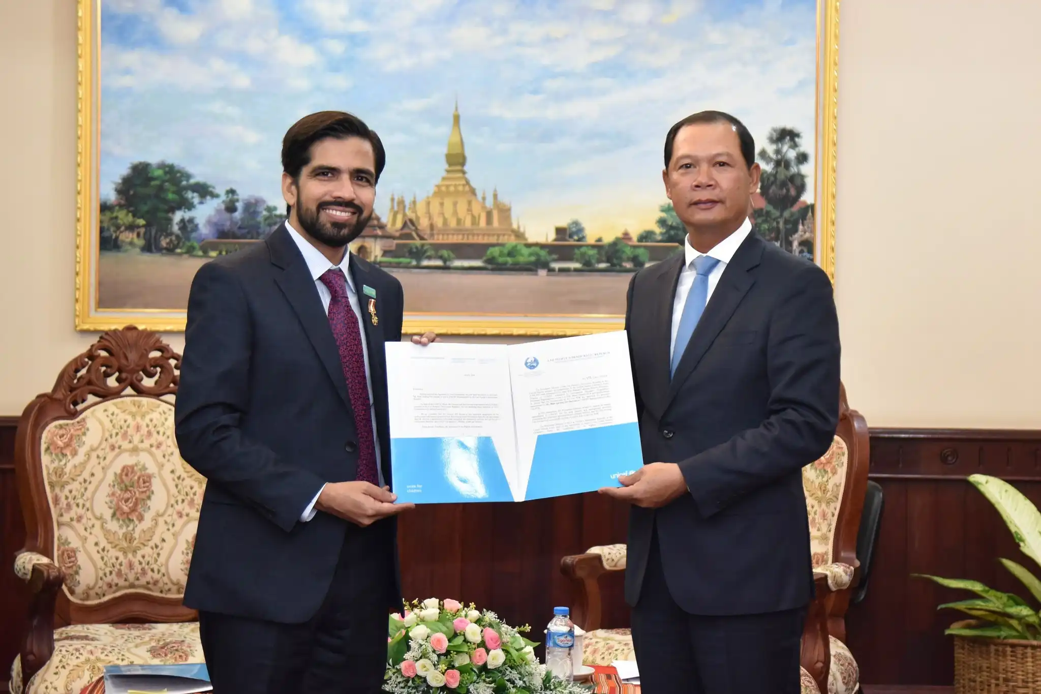 ຮອງລັດຖະມົນຕີກະຊວງການຕ່າງປະເທດ ຕ້ອນຮັບການຍື່ນສານແຕ່ງຕັ້ງຂອງ  ຜູ້ຕາງໜ້າຄົນໃໝ່ຂອງອົງການສະຫະປະຊາຊາດ ສໍາລັບເດັກ (UNICEF) ປະຈໍາ ສປປ ລາວ