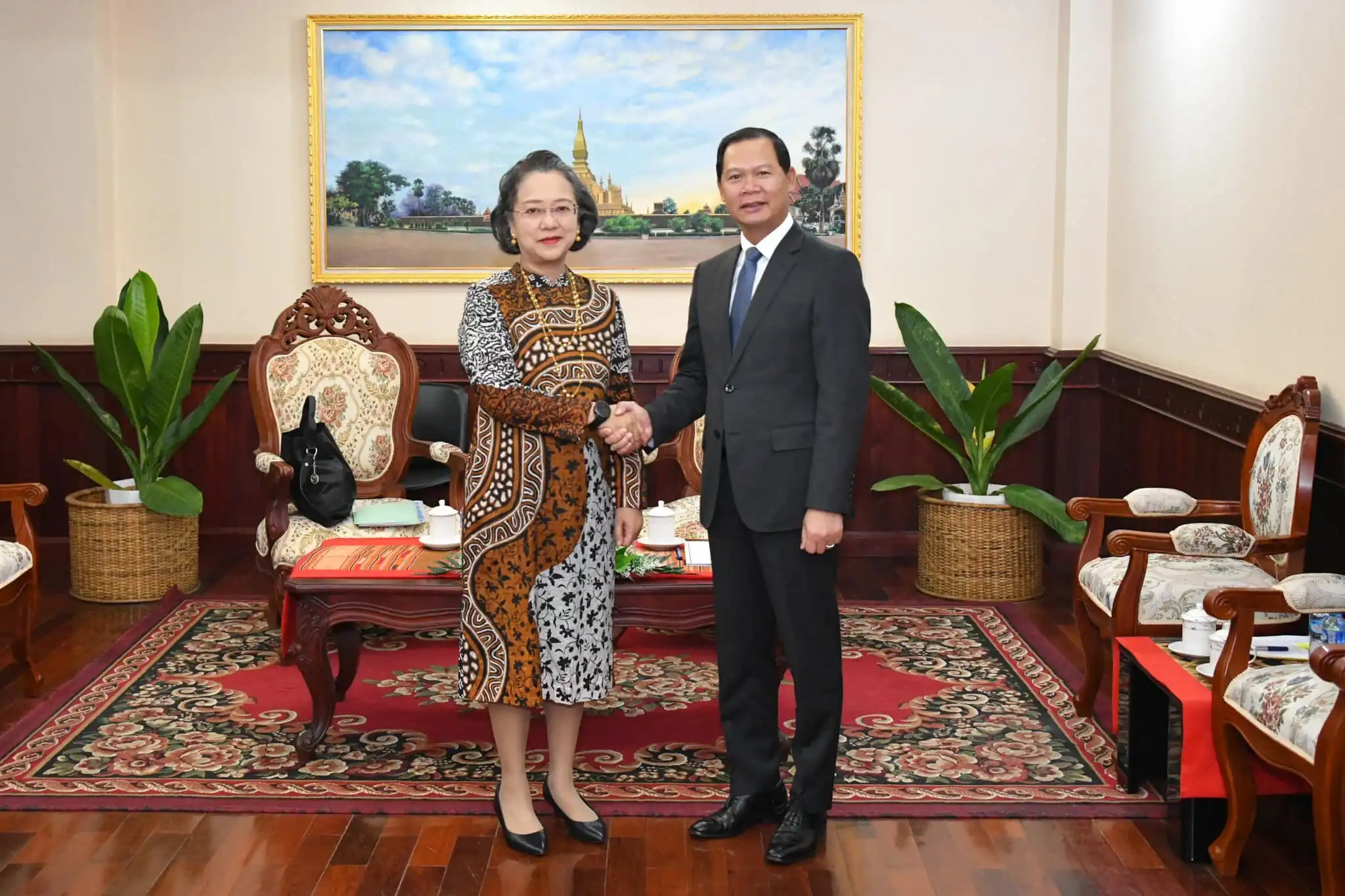 ທ່ານ ຮອງລັດຖະມົນຕີ ກະຊວງການຕ່າງປະເທດ ຕ້ອນຮັບການເຂົ້າຢ້ຽມຂໍ່ານັບຂອງ ຮອງເລຂາທິການໃຫຍ່ ສປຊ, ເລຂາທິການບໍລິຫານຄະນະກຳມາທິການເສດຖະກິດ-ສັງຄົມ ສປຊ ປະຈໍາພາກພື້ນອາຊີ-ປາຊີຟິກ